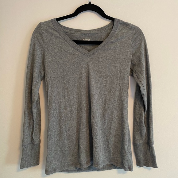 Mossimo Cotton Long Sleeve V-Neck - Picture 1 of 4